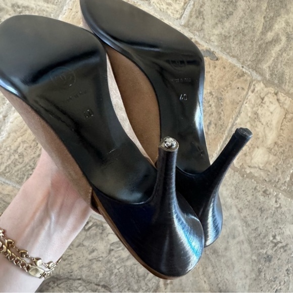 CHANEL 2003 Taupe Suede Slingback Heels - Picture 11 of 11